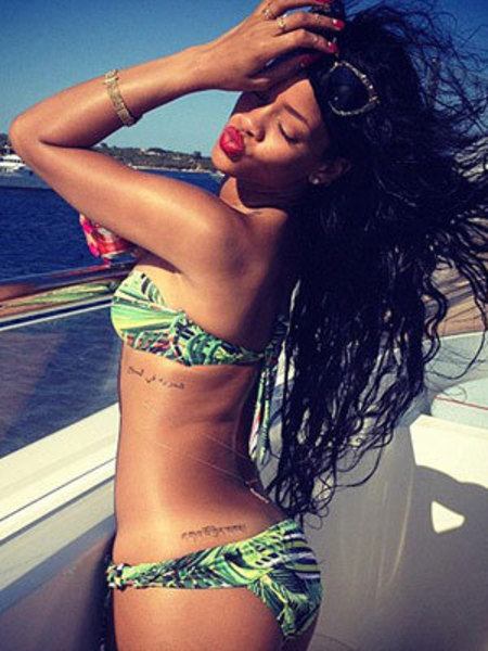 STYLE STALKER: Rihanna's giving us holiday envy on Twitter with bikinis, big hair and bold prints