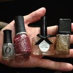 Leona Lewis gets into glitter nails