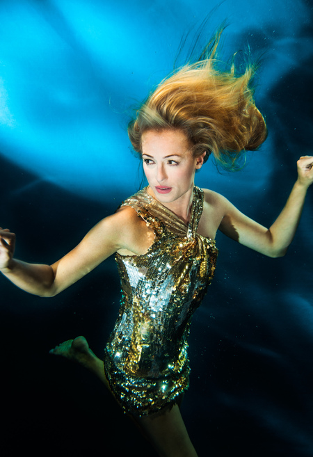 Cat Deeley does underwater shoot for Pantene