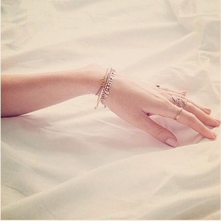 Miranda Kerr without wedding ring