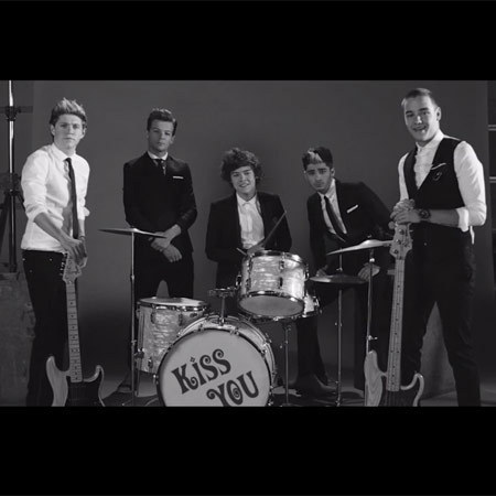 One Direction - Kiss you screen grab