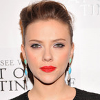 Scarlett Johansson does Dolce & Gabbana make up