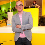 Giles Deacon to show during Paris Fashion Week