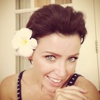 What's in my handbag: Dannii Minogue 