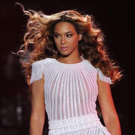 Beyoncé kicks off Mrs Carter World Tour in Ralph & Russo Couture