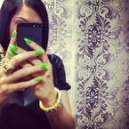 NAIL TREND: Jessie J's green nails on The Voice