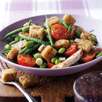 Salad Ideas: Chicken and Green Beans with croutons 