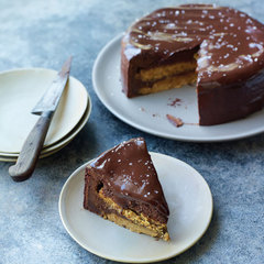 Salted caramel cake