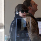 Anne Hathaway loves Frends Layla headphones