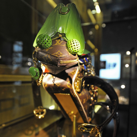 Chameleon made from Louis Vuitton handbags