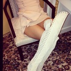 Miranda Kerr wears Rihanna style boots on Instagram