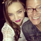 SUMMER MAKEUP: Miranda Kerr's loving magenta pink