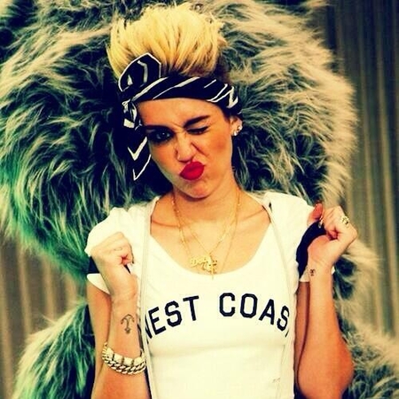Miley Cyrus premieres We Can't Stop music video
