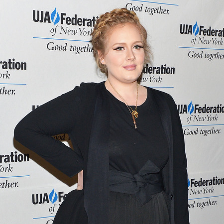Adele makes comeback at music industry luncheon
