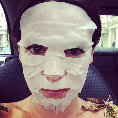 Kelly Brook in Shu Uemera Face Mask