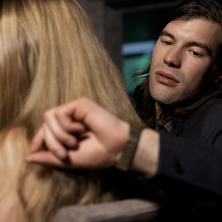 The 8 biggest first date turn offs