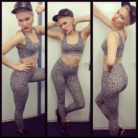 Jessie J flashes abs in matching prints at Fusion Festival