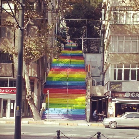Istanbul - rainbow steps - instagram - handbagcom