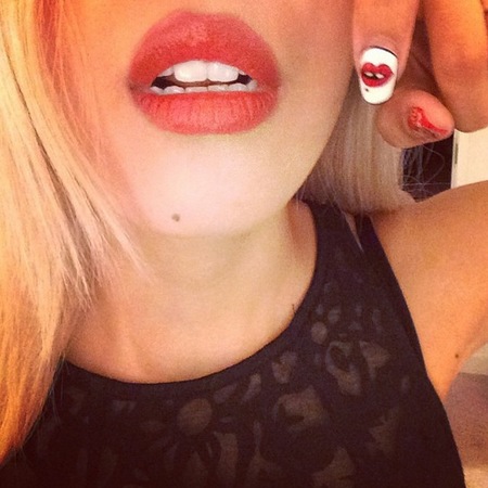red lips nail art design - matching lips and nails trend - bella singer - handbag.com