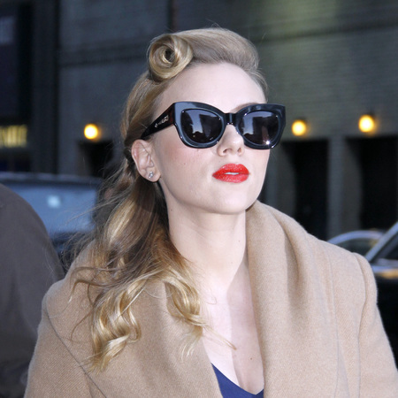 scarlett johansson vintage hair and makeup - how to do victory roll - retro beauty trend - handbag.com