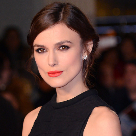 keira knightley at london jack ryan shadow recruit premiere - black outfit and bow shoes - orange chanel lipstick - handbag.com