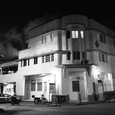 Singapore travel guide - free things to do in Singapore - people watch in Tiong Bahru - travel advice - handbag.com