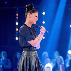 Emma Willis - the voice - battles week 2 - leather pleated skirt - handbag.com