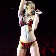 Miley Cyrus - bangerz tour - actual underwear - bra and pants - performs 23 - handbag.com