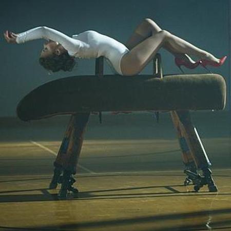 Kylie Minogue - gym horse - sexy - sexercize video - hot - handbag.com