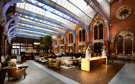 Renaissance Hotel Kings Cross London - London Hotel Review - London travel guide - Hotel reviews - hotel lobby - travel - handbag.com