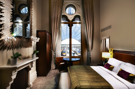 Renaissance Hotel Kings Cross London - London Hotel Review - London travel guide - Hotel reviews - junior suite - travel - handbag.com