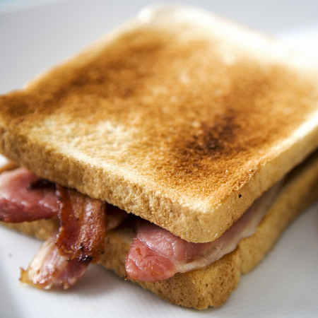 ultimate bacon sandwich - breakfast sandwich - bacon sarnie with ketchup - handbag.com