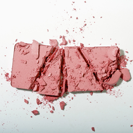 How to clean make up spills - broken blusher - handbag.com