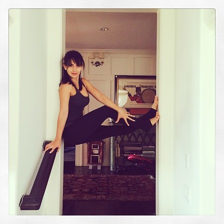 Celebrity yoga show-offs