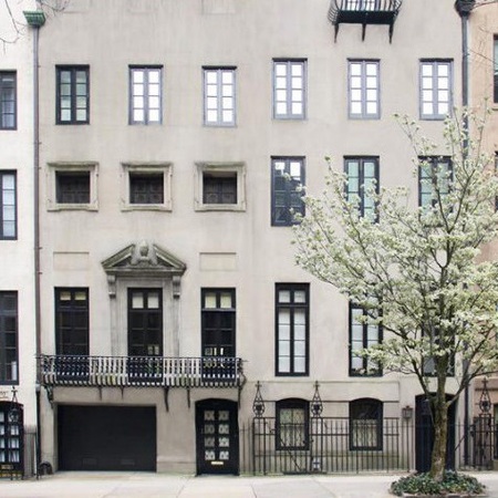 Mary Kate Olsen and Olivier Sarkozy townhouse facade - in Manhattan, NYC - celeb news - day bag - handbag.com