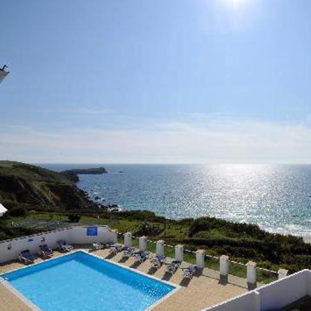 Polurrian Bay - places to go for a girly holiday - travel bag - handbag