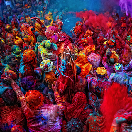 festival of colours - india - matthew williamson - mustdo life experiences - discovery channel - top 10 life experiences - travel feature - travel bag - handbag.com