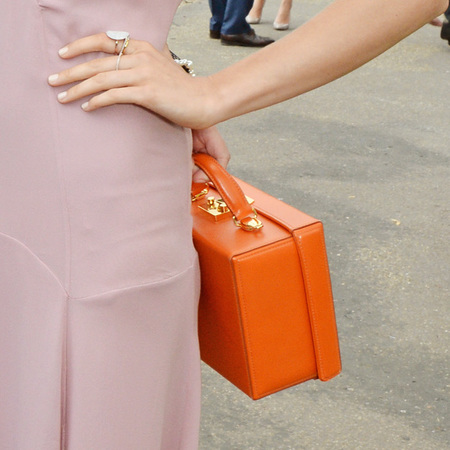 emilia wickstead-orange suitcase handbag-suki waterhouse-serpentine gallery summer party-handbag.com