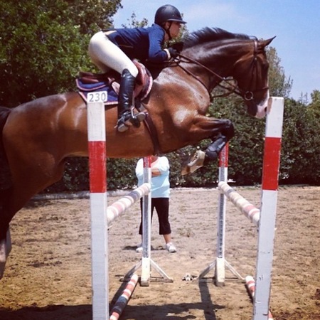 Kaley Cuoco uses horse riding to workout - celebrities who love horse riding - horse riding as a good workout - gym bag celebrity news - handbag.com