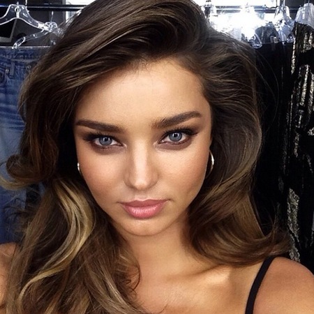 miranda kerr-smoky eyes-summer makeup-how to do smoky eyes in the sunshine-makeup-celebrity style-handbag.com