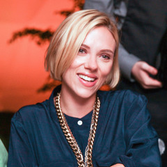 scarlett johanson new hairsyle - celebrities rocking the choppy bob hairstyle trend - beauty bag - handbag