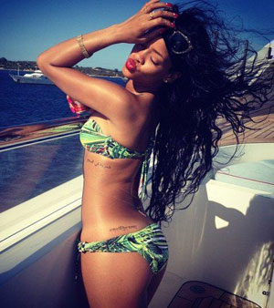 [Image: hb-rihannabody-170712-de.jpg]